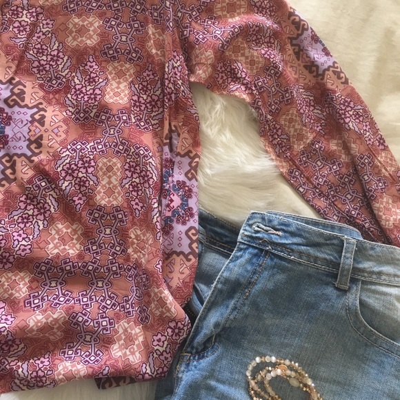 Pink pattern top - Picture 3 of 8